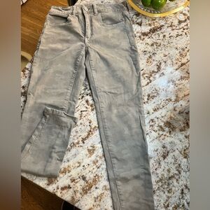 American Eagle Light Green/Gray Camouflage Skinny Jeans l 6
